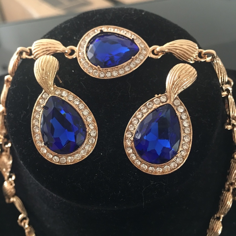 Necklace set